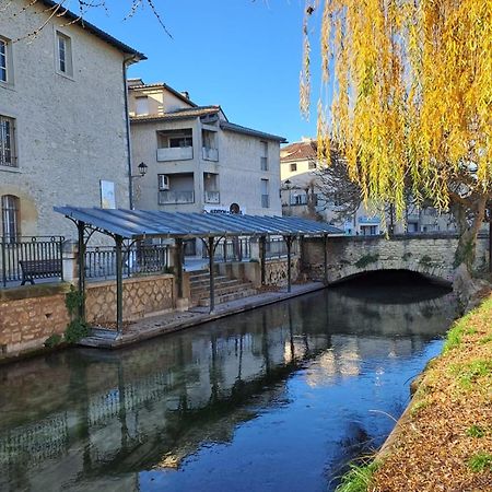 Appartamento Le Nid De Marius LʼIsle-sur-la-Sorgue Esterno foto