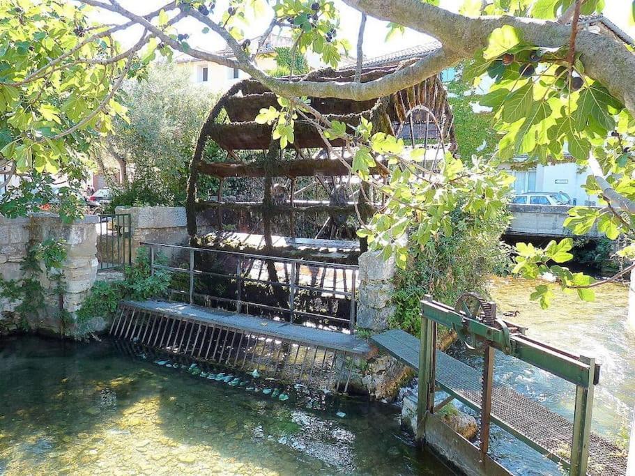 Appartamento Le Nid De Marius LʼIsle-sur-la-Sorgue Esterno foto