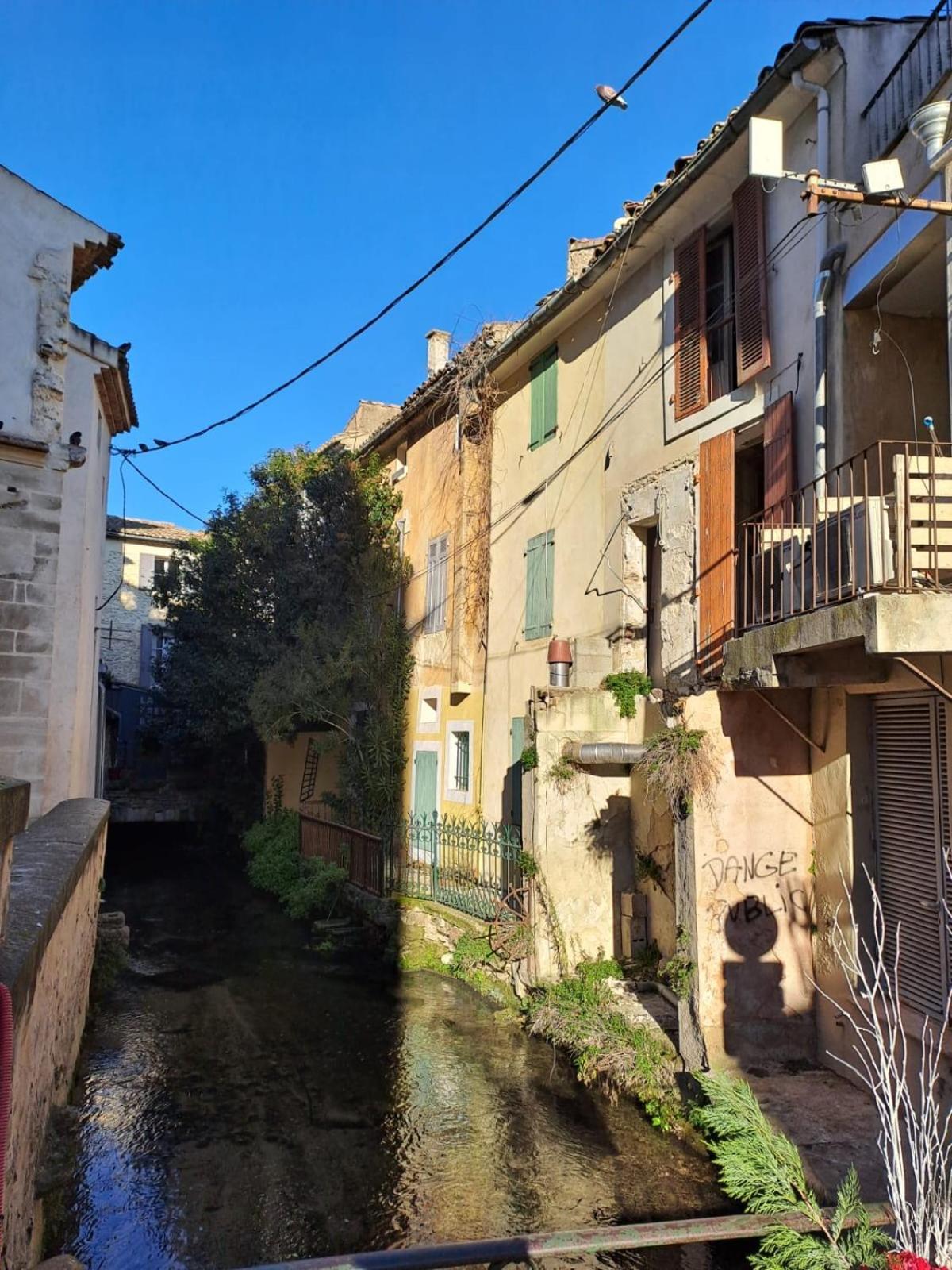 Appartamento Le Nid De Marius LʼIsle-sur-la-Sorgue Esterno foto
