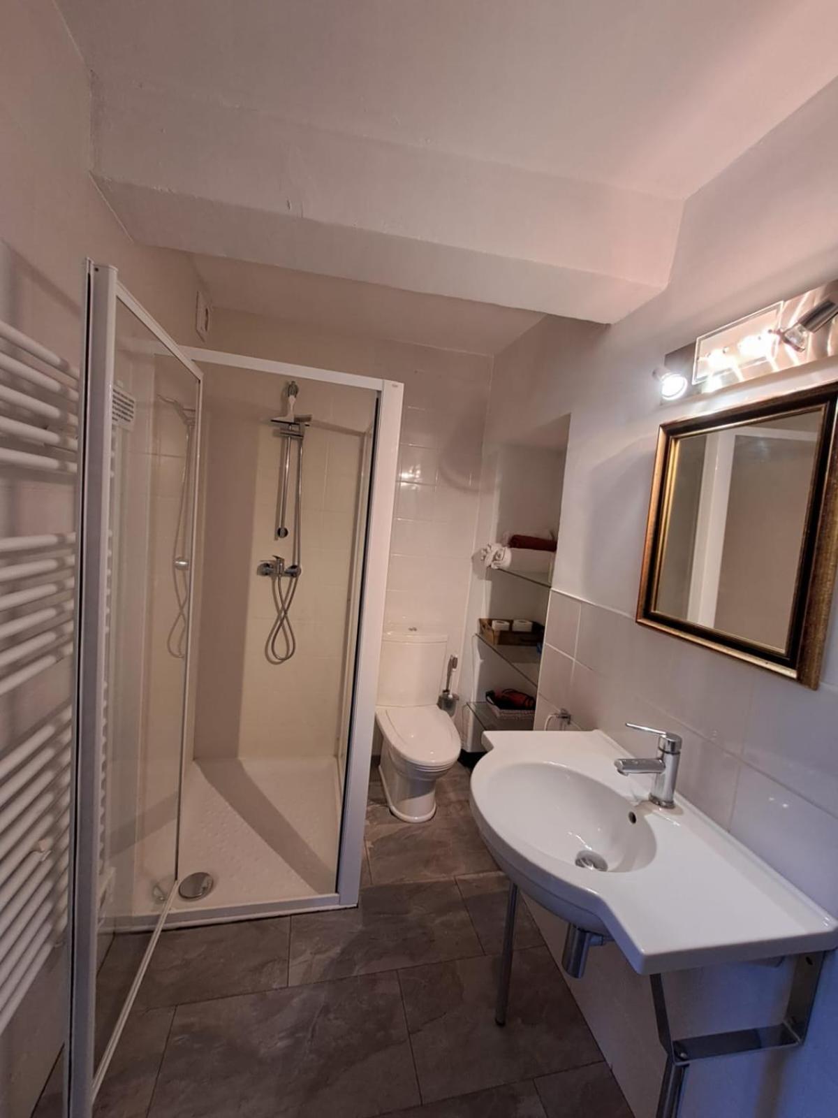 Appartamento Le Nid De Marius LʼIsle-sur-la-Sorgue Esterno foto
